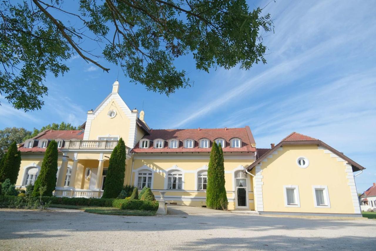 TaplanszentkeresztRosenberg Kuria住宿加早餐旅馆 外观 照片